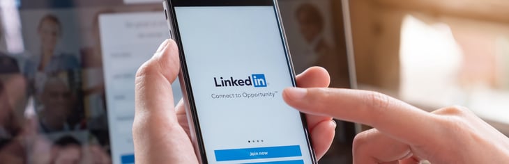 photo-vignette-connexion-smartphone-linkedin