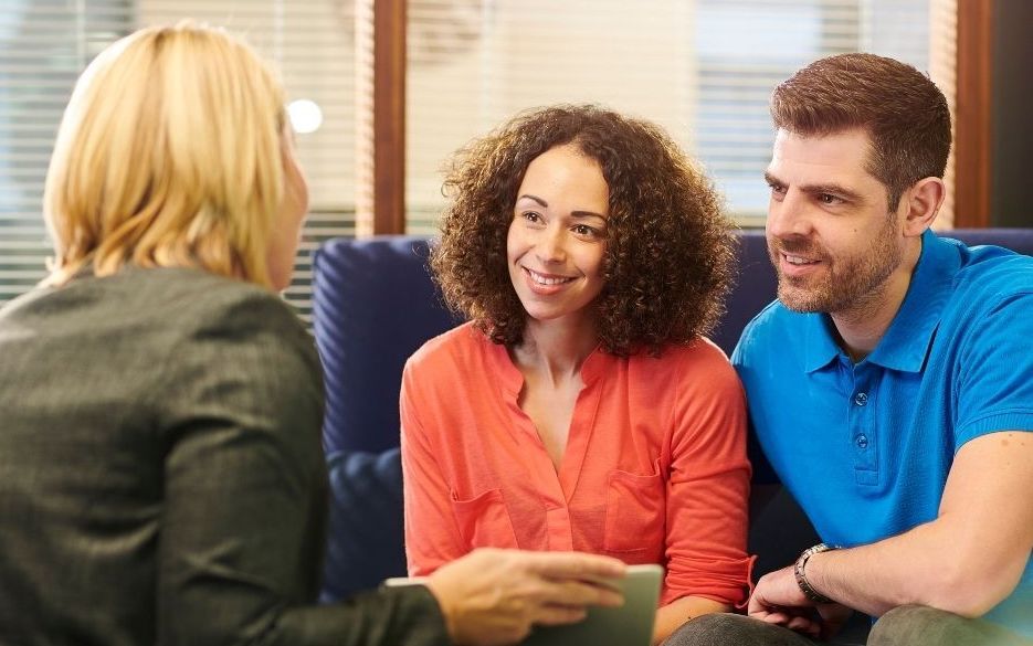 <span id="hs_cos_wrapper_name" class="hs_cos_wrapper hs_cos_wrapper_meta_field hs_cos_wrapper_type_text" style="" data-hs-cos-general-type="meta_field" data-hs-cos-type="text" >Pourquoi est-il pertinent de recommander à vos clients les services d’un courtier en crédit immobilier ?</span>