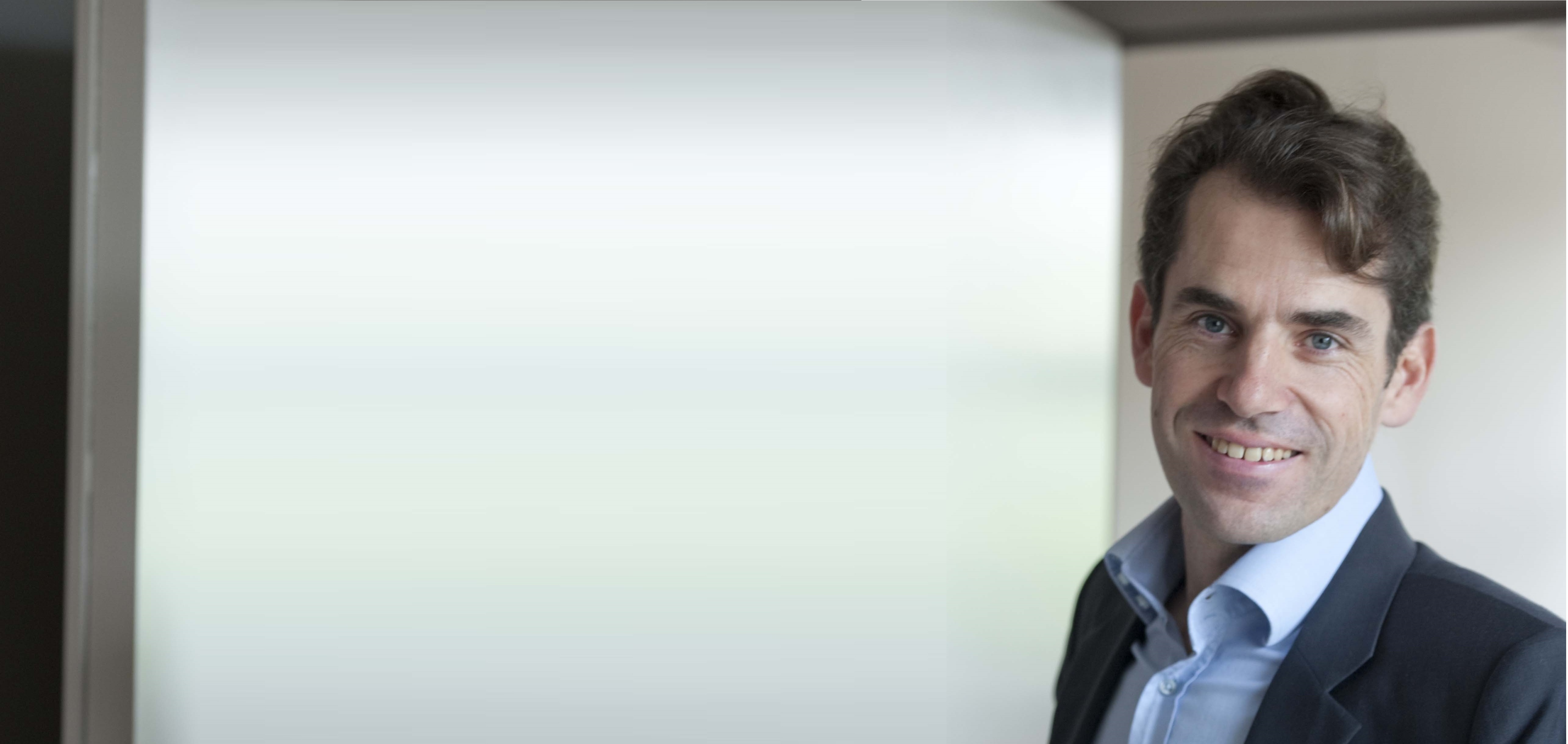 <span id="hs_cos_wrapper_name" class="hs_cos_wrapper hs_cos_wrapper_meta_field hs_cos_wrapper_type_text" style="" data-hs-cos-general-type="meta_field" data-hs-cos-type="text" >Technologies de l'image : les 6 astuces d'un expert de l'immobilier</span>